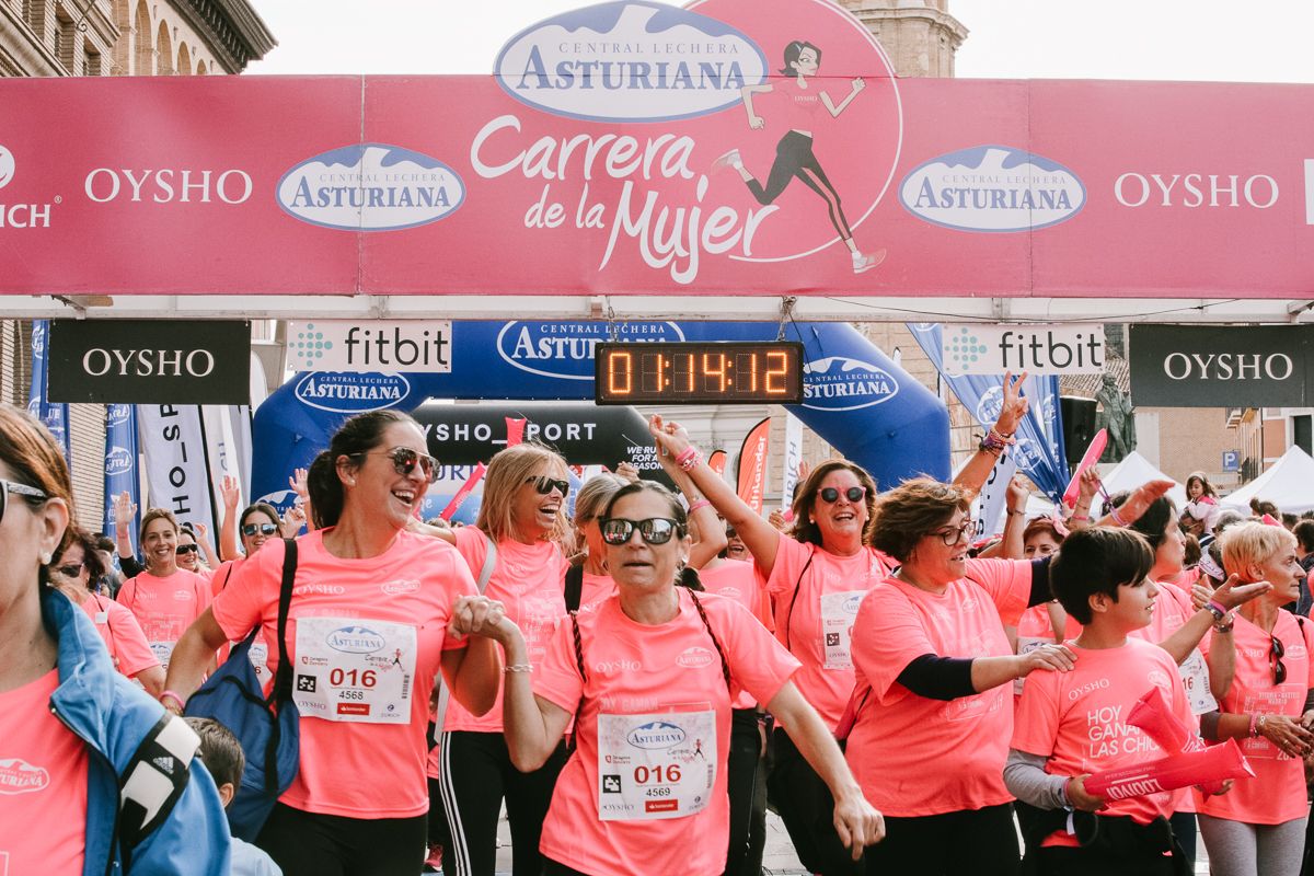 Llegada de la Carrera de la Mujer de Zaragoza (GALERÍA 17)