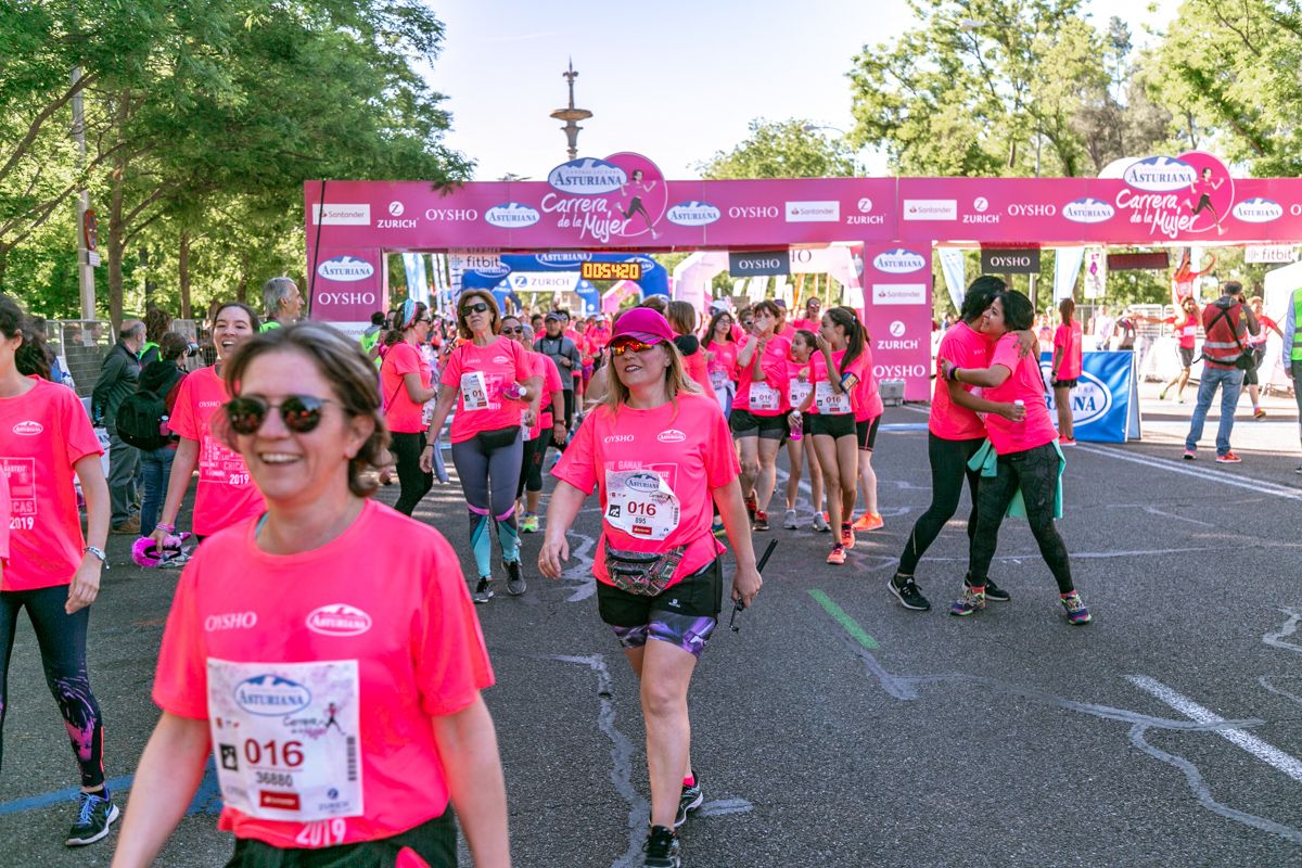 Carrera de la Mujer de Madrid - META, ARCO DERECHO (de 53:03 a 54:33)