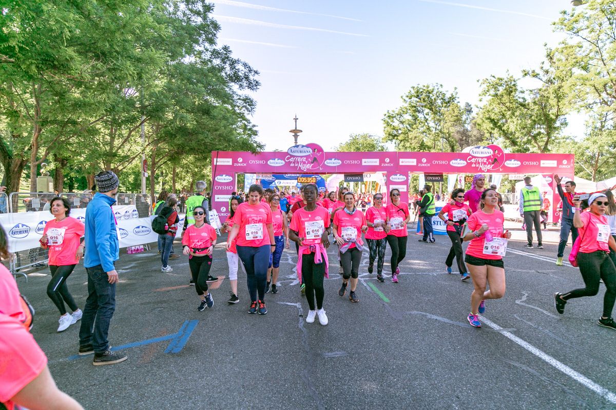 Carrera de la Mujer de Madrid - META, ARCO DERECHO (de 53:03 a 54:33)