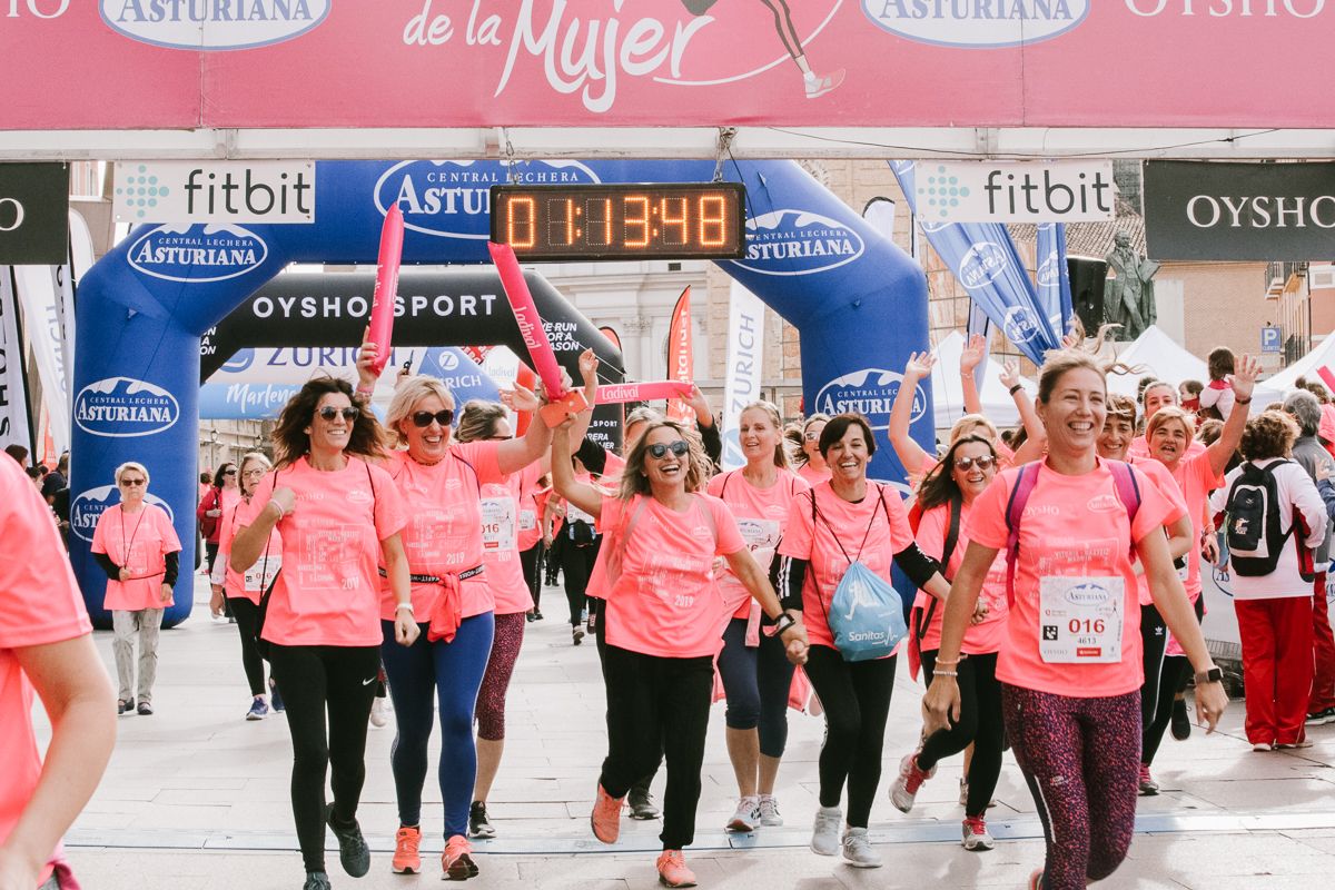 Llegada de la Carrera de la Mujer de Zaragoza (GALERÍA 17)
