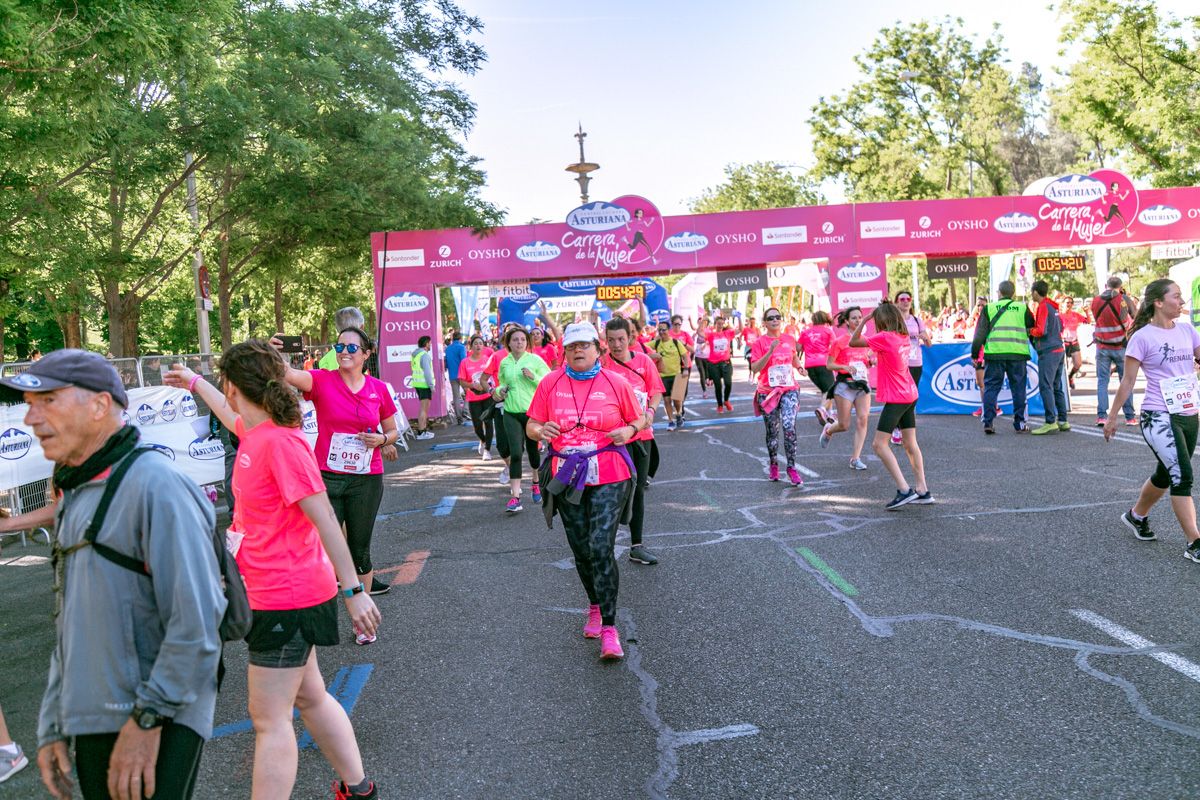 Carrera de la Mujer de Madrid - META, ARCO DERECHO (de 53:03 a 54:33)