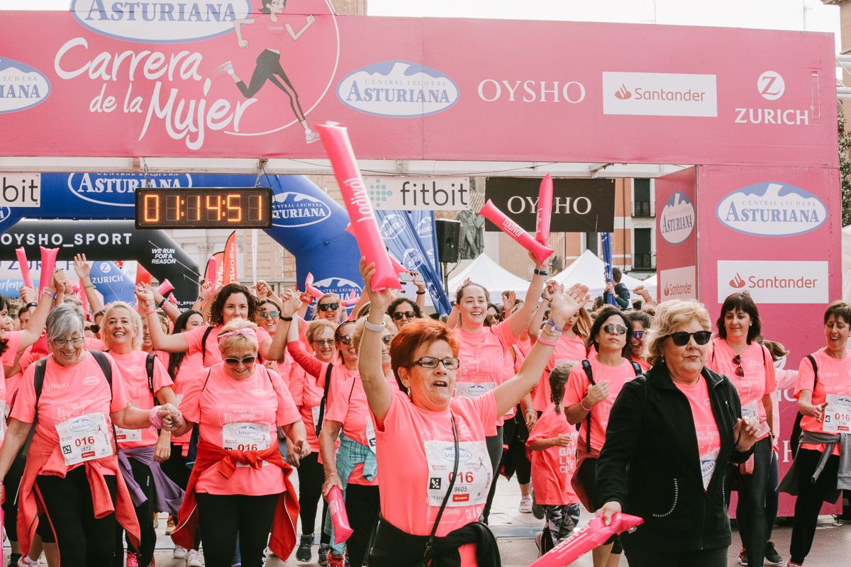 Llegada de la Carrera de la Mujer de Zaragoza (GALERÍA 17)