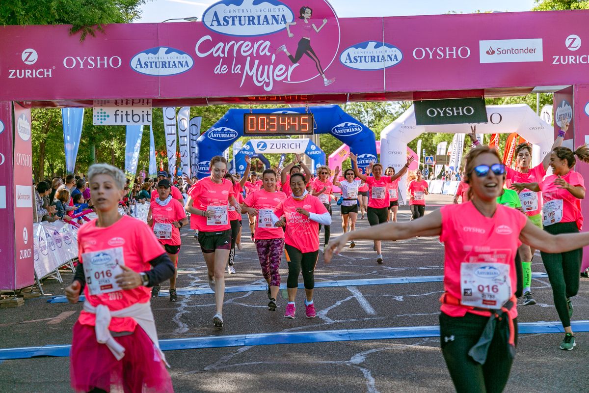 Carrera de la Mujer de Madrid - META, ARCO DERECHO (de 33:57 a 35:05)