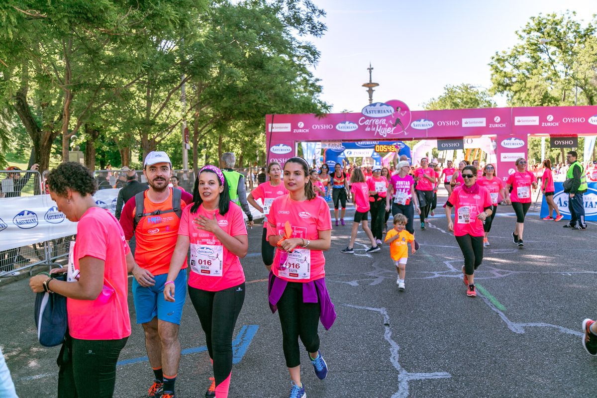 Carrera de la Mujer de Madrid - META, ARCO DERECHO (de 54:34 a 56:19)