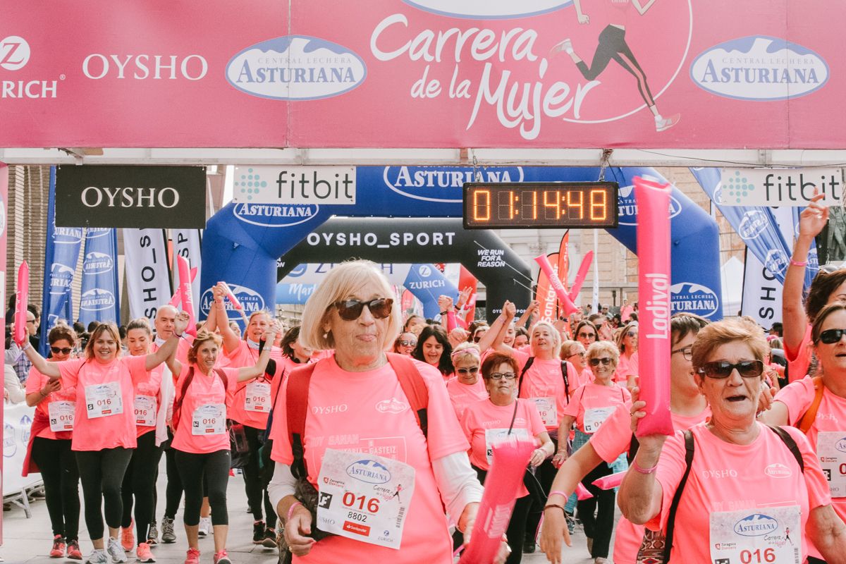 Llegada de la Carrera de la Mujer de Zaragoza (GALERÍA 17)