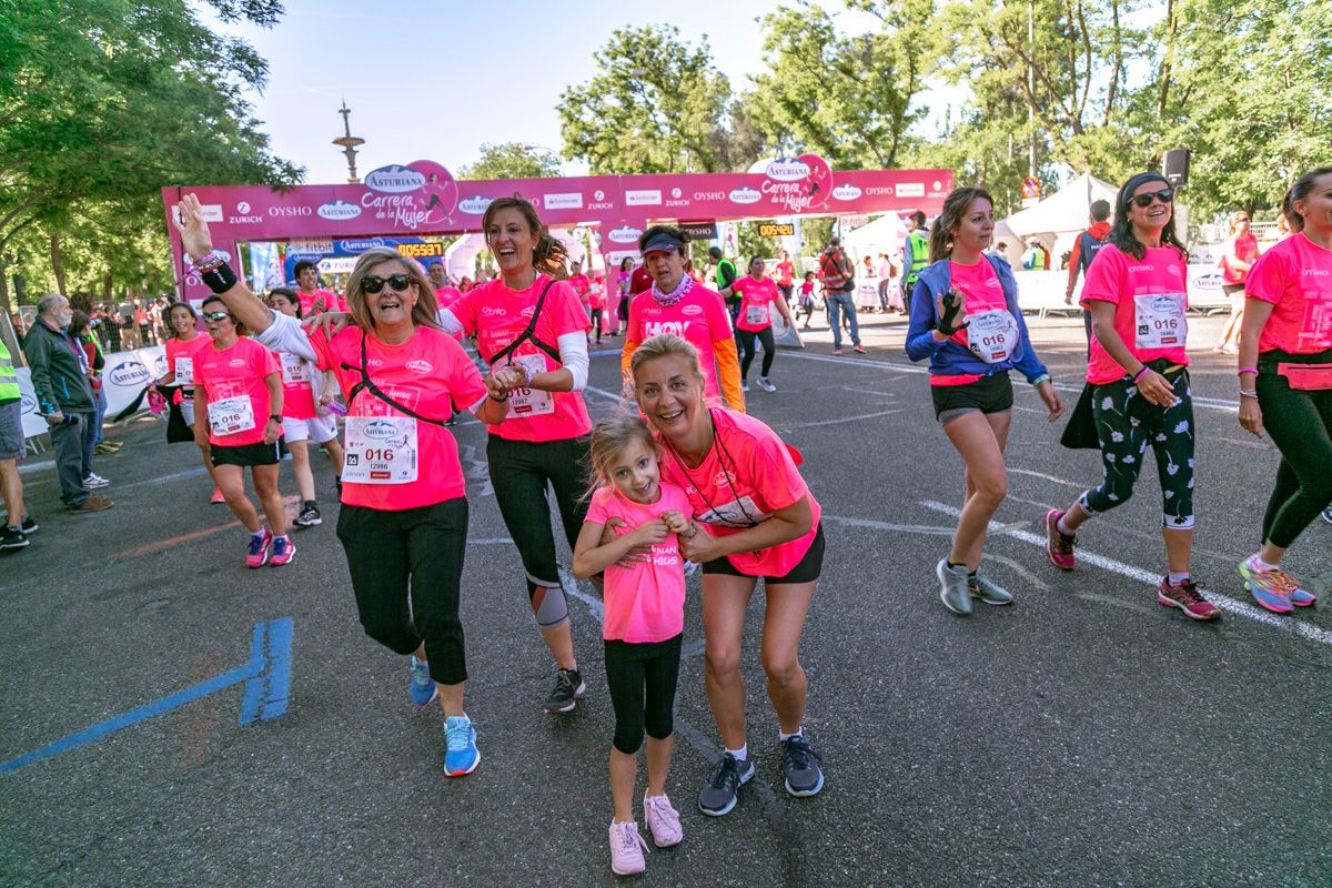 Carrera de la Mujer de Madrid - META, ARCO DERECHO (de 54:34 a 56:19)
