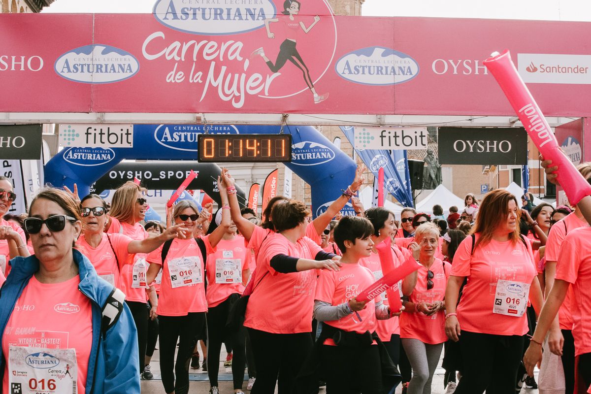 Llegada de la Carrera de la Mujer de Zaragoza (GALERÍA 17)
