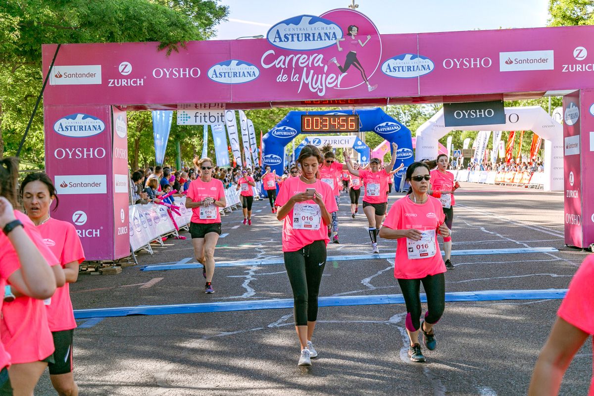 Carrera de la Mujer de Madrid - META, ARCO DERECHO (de 33:57 a 35:05)