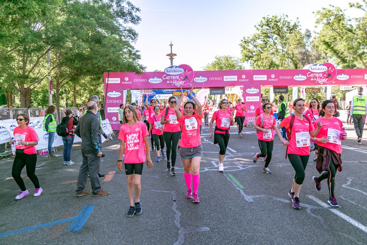 Carrera de la Mujer de Madrid - META, ARCO DERECHO (de 54:34 a 56:19)