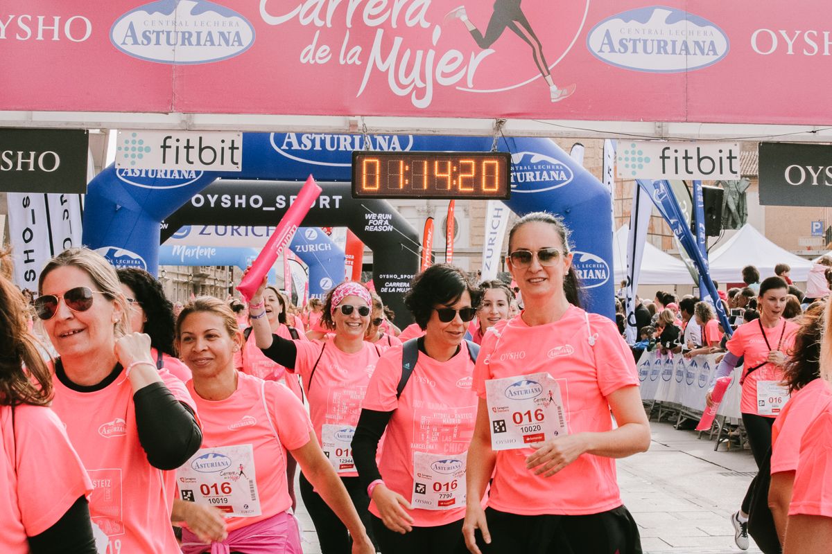Llegada de la Carrera de la Mujer de Zaragoza (GALERÍA 17)