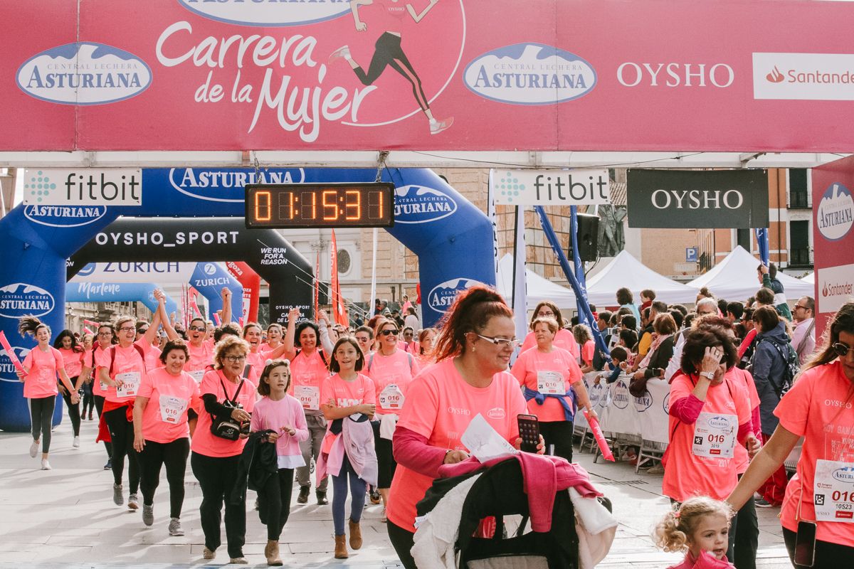 Llegada de la Carrera de la Mujer de Zaragoza (GALERÍA 17)