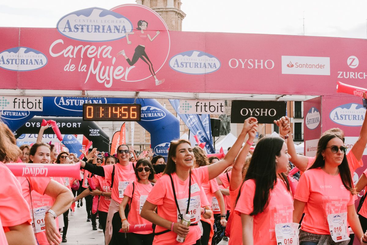 Llegada de la Carrera de la Mujer de Zaragoza (GALERÍA 17)