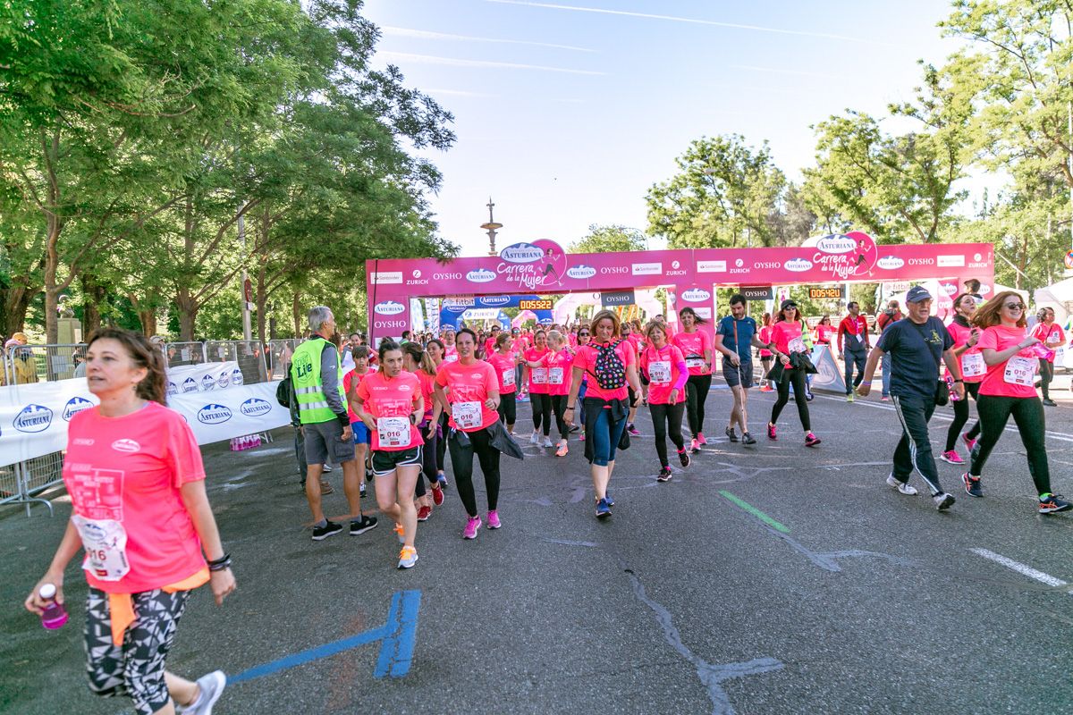 Carrera de la Mujer de Madrid - META, ARCO DERECHO (de 54:34 a 56:19)