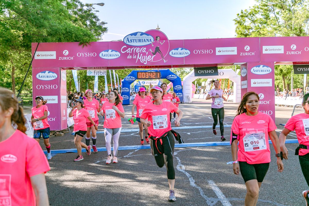 Carrera de la Mujer de Madrid - META, ARCO DERECHO (de 33:57 a 35:05)