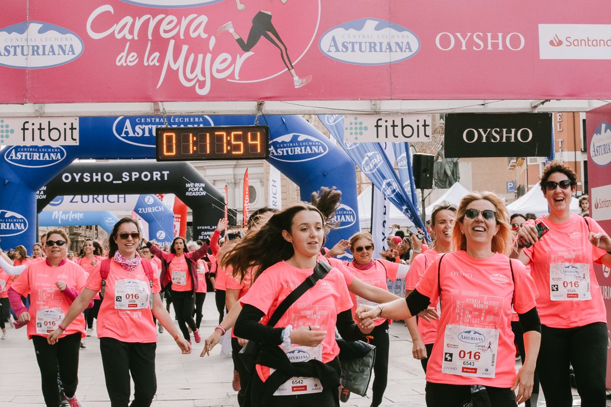 Llegada de la Carrera de la Mujer de Zaragoza (GALERÍA 18)