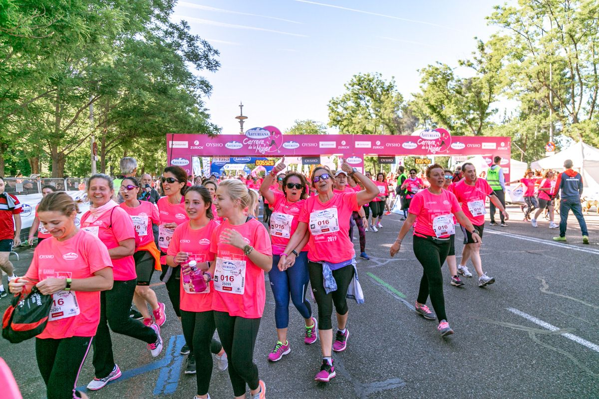 Carrera de la Mujer de Madrid - META, ARCO DERECHO (de 54:34 a 56:19)