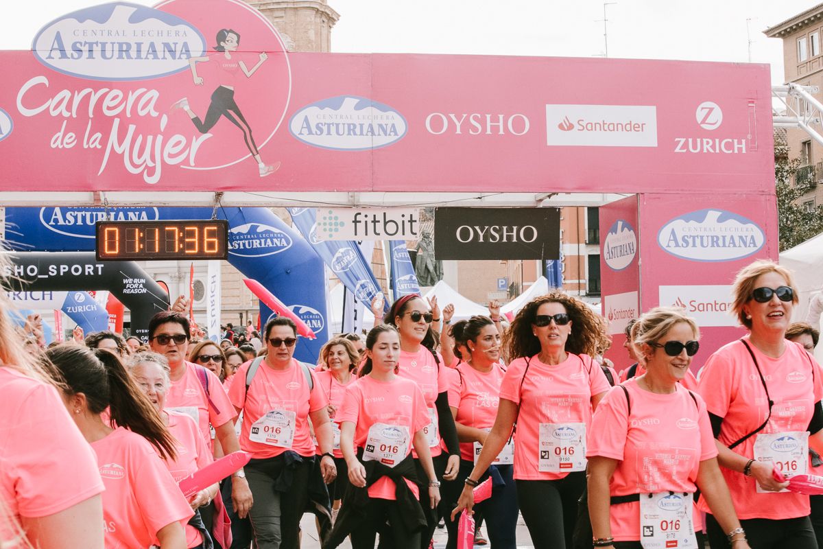 Llegada de la Carrera de la Mujer de Zaragoza (GALERÍA 18)