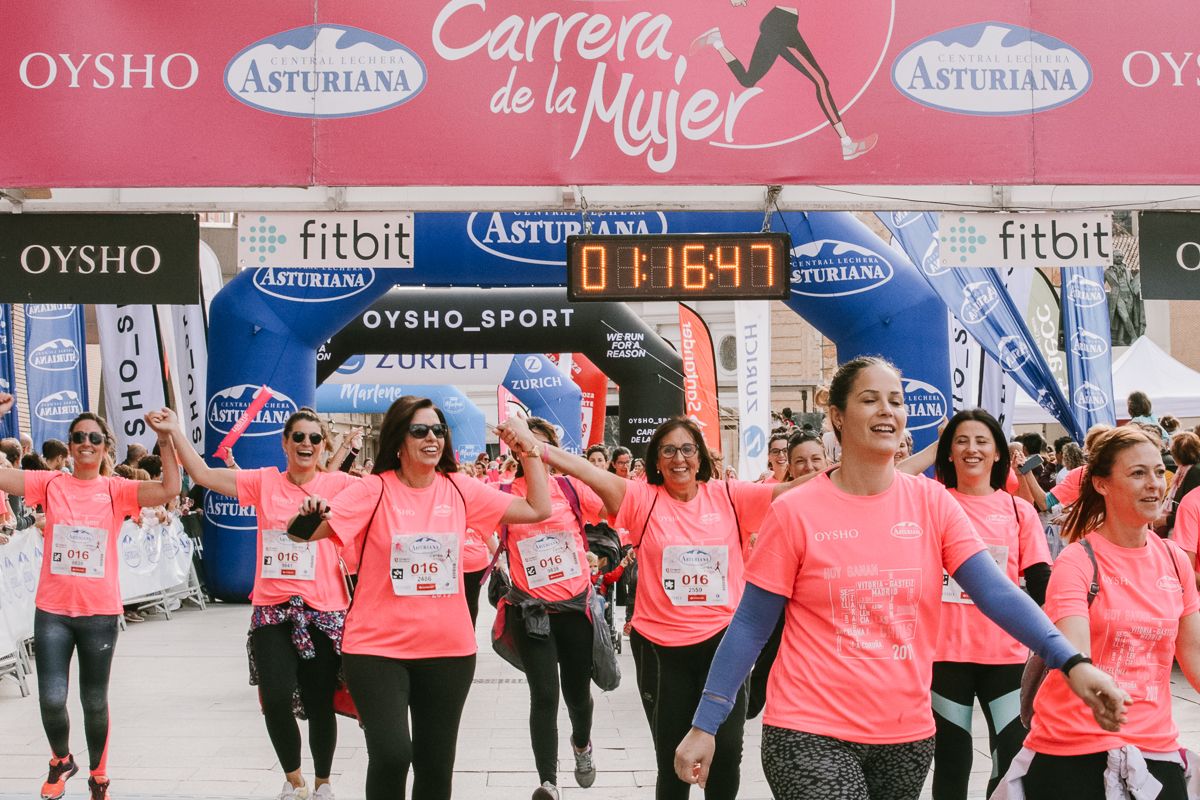 Llegada de la Carrera de la Mujer de Zaragoza (GALERÍA 18)