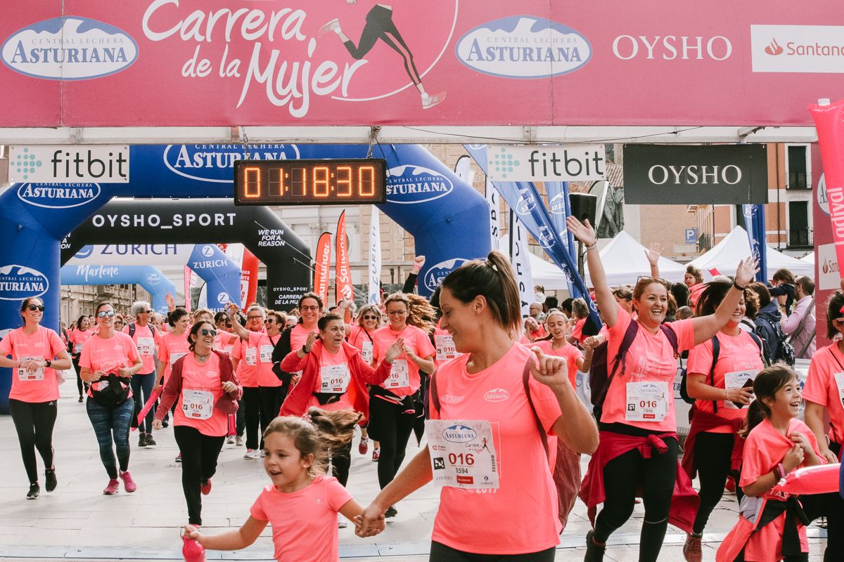 Llegada de la Carrera de la Mujer de Zaragoza (GALERÍA 19)