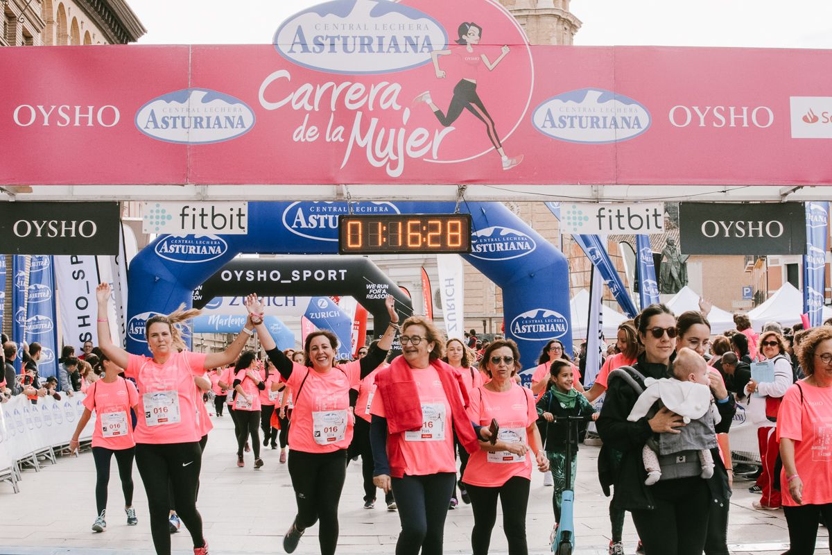 Llegada de la Carrera de la Mujer de Zaragoza (GALERÍA 18)