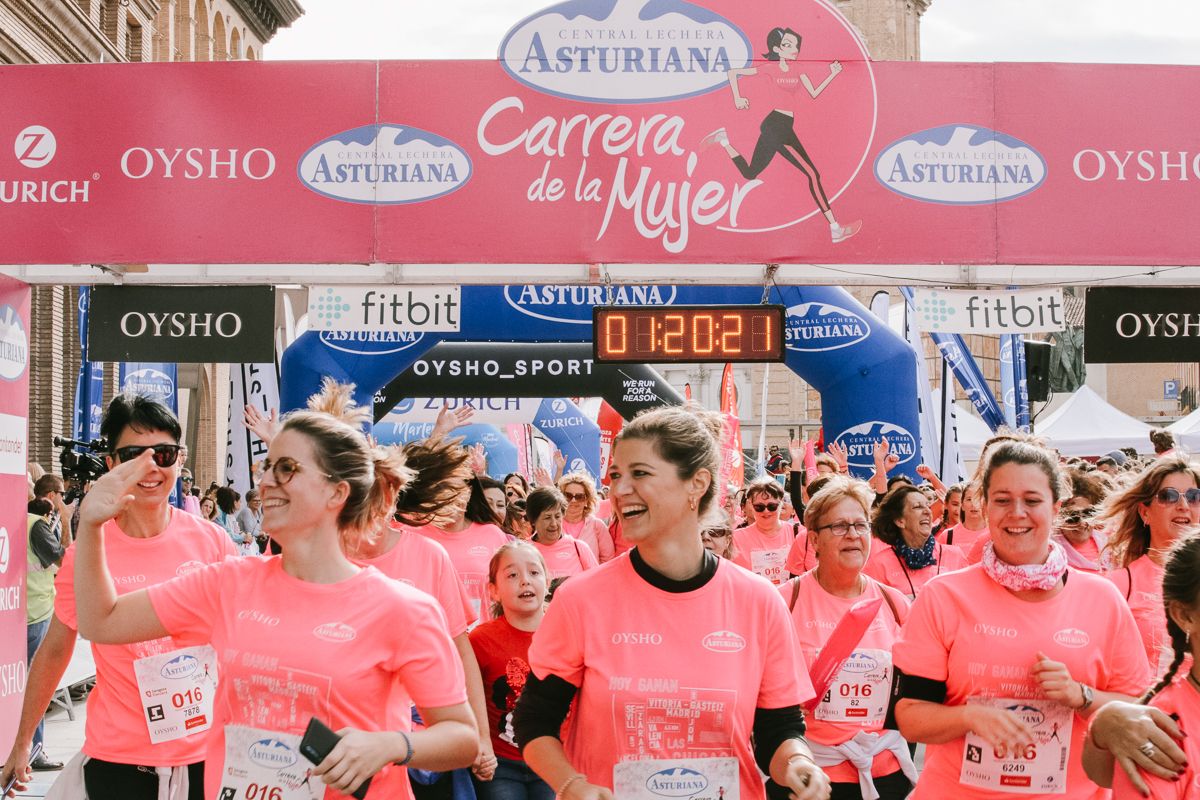 Llegada de la Carrera de la Mujer de Zaragoza (GALERÍA 20)