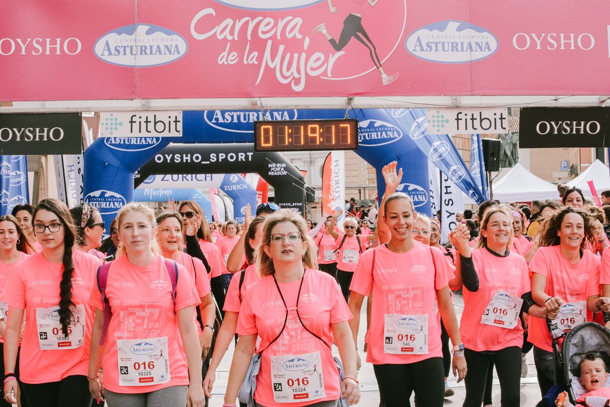 Llegada de la Carrera de la Mujer de Zaragoza (GALERÍA 19)