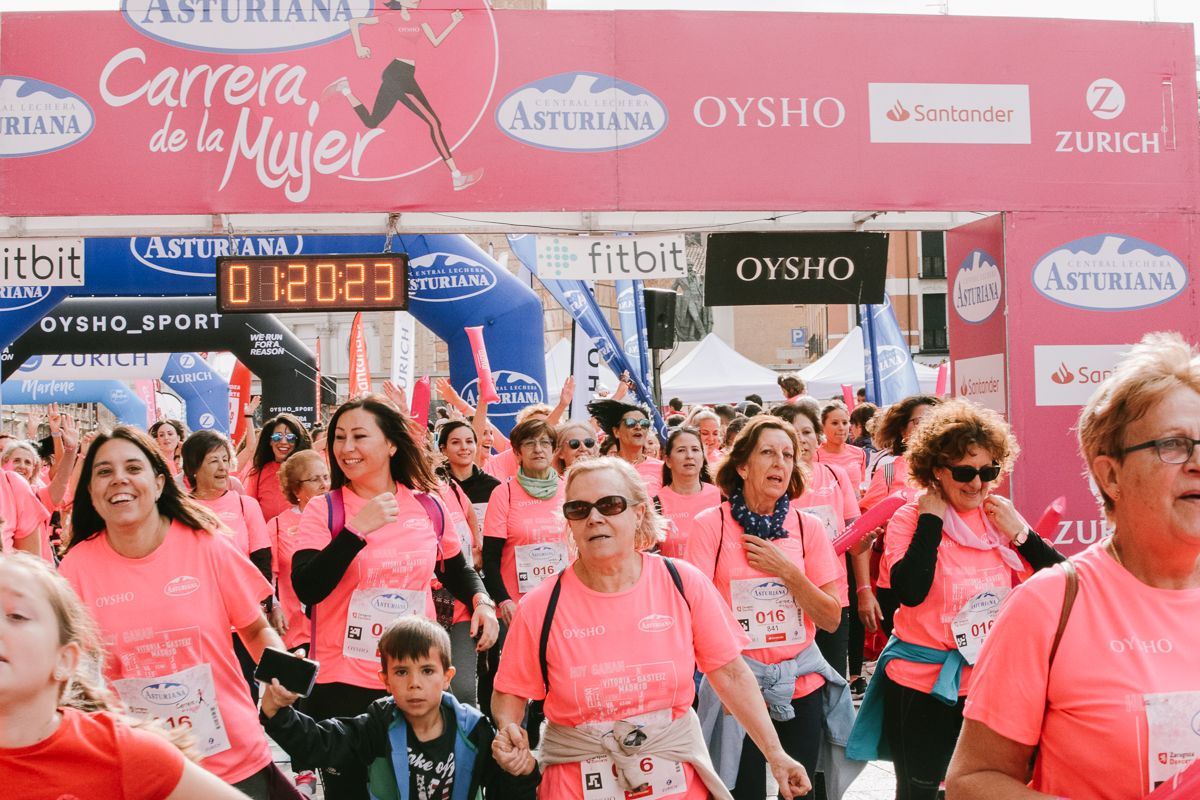 Llegada de la Carrera de la Mujer de Zaragoza (GALERÍA 20)