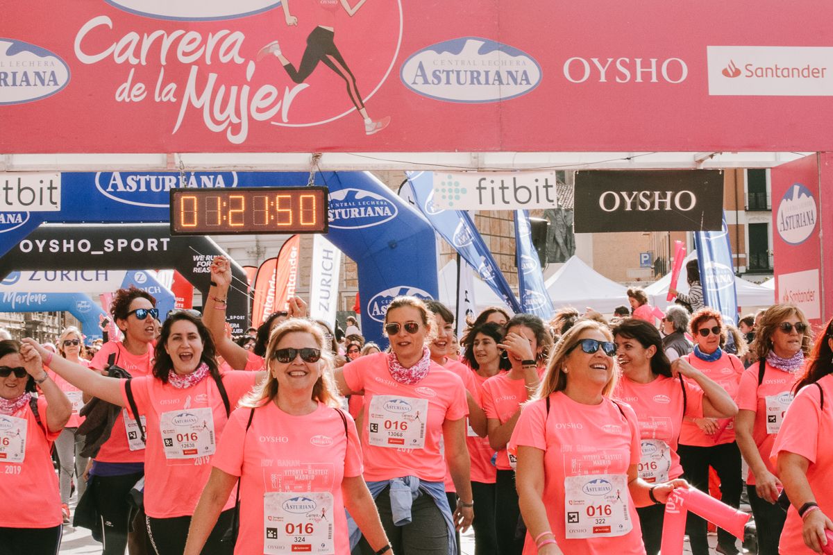 Llegada de la Carrera de la Mujer de Zaragoza (GALERÍA 21)