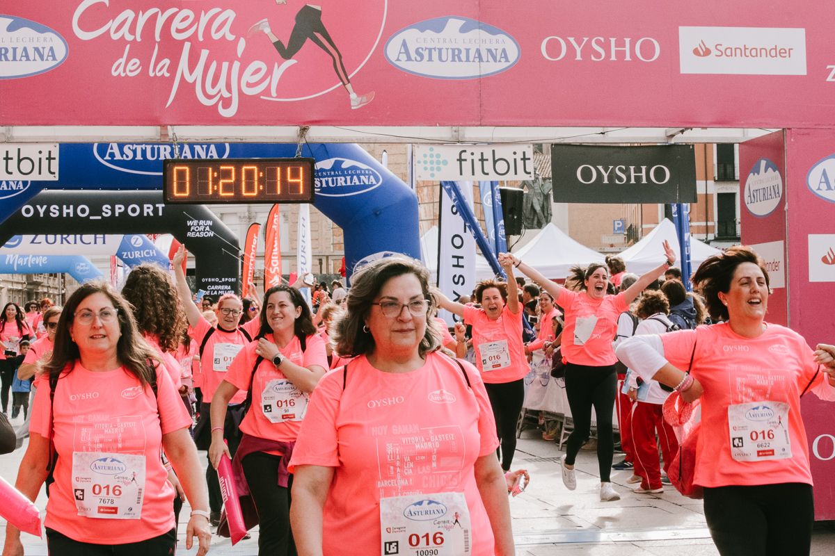 Llegada de la Carrera de la Mujer de Zaragoza (GALERÍA 20)