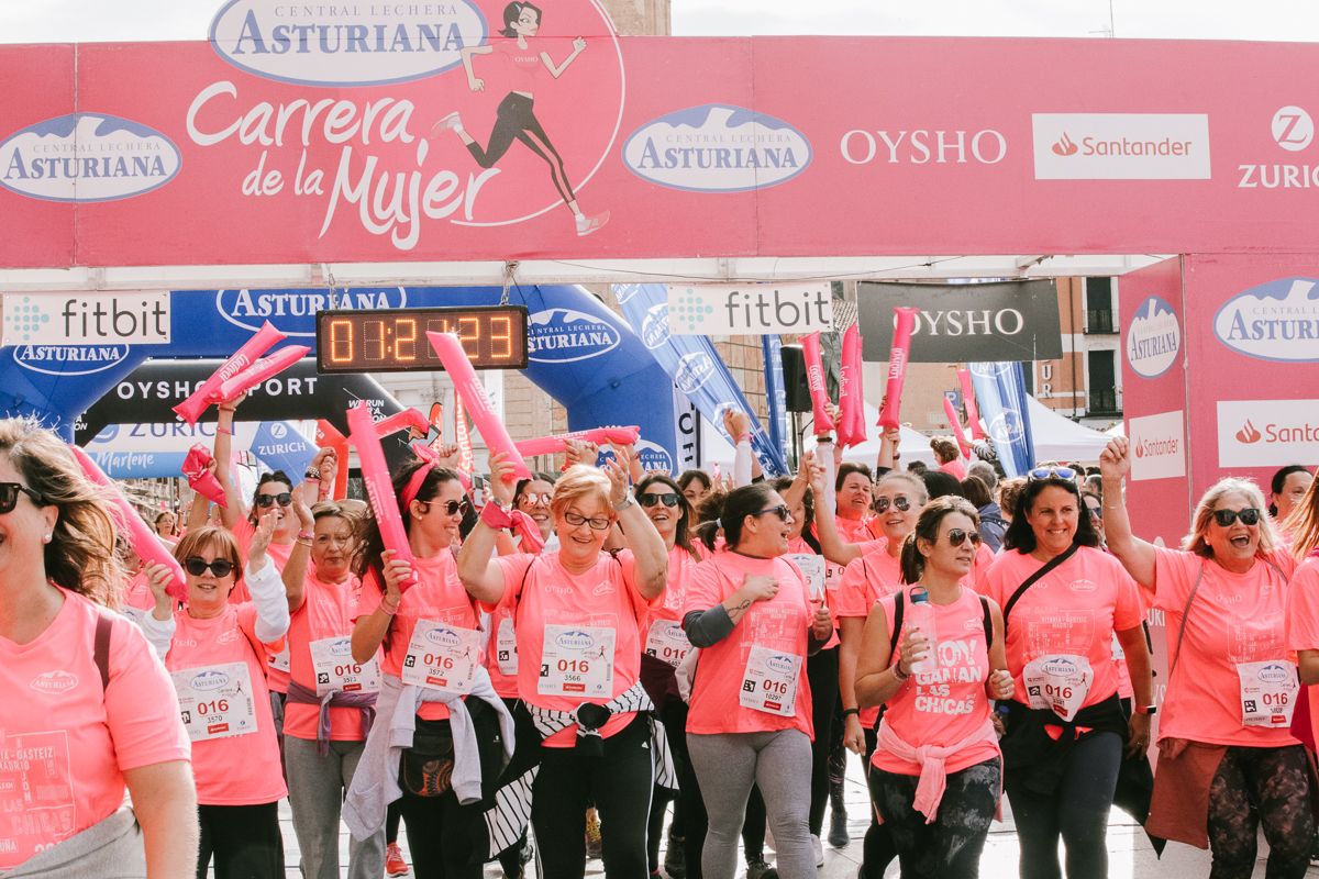 Llegada de la Carrera de la Mujer de Zaragoza (GALERÍA 20)