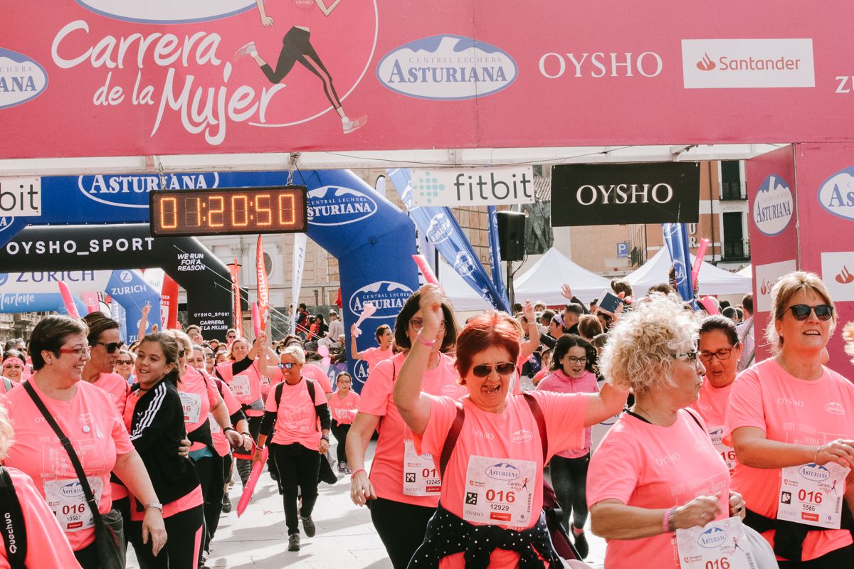Llegada de la Carrera de la Mujer de Zaragoza (GALERÍA 20)