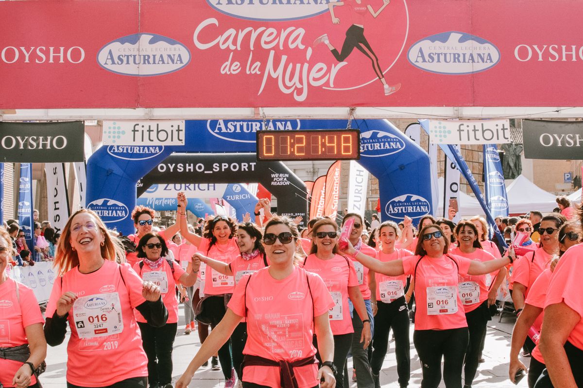 Llegada de la Carrera de la Mujer de Zaragoza (GALERÍA 21)