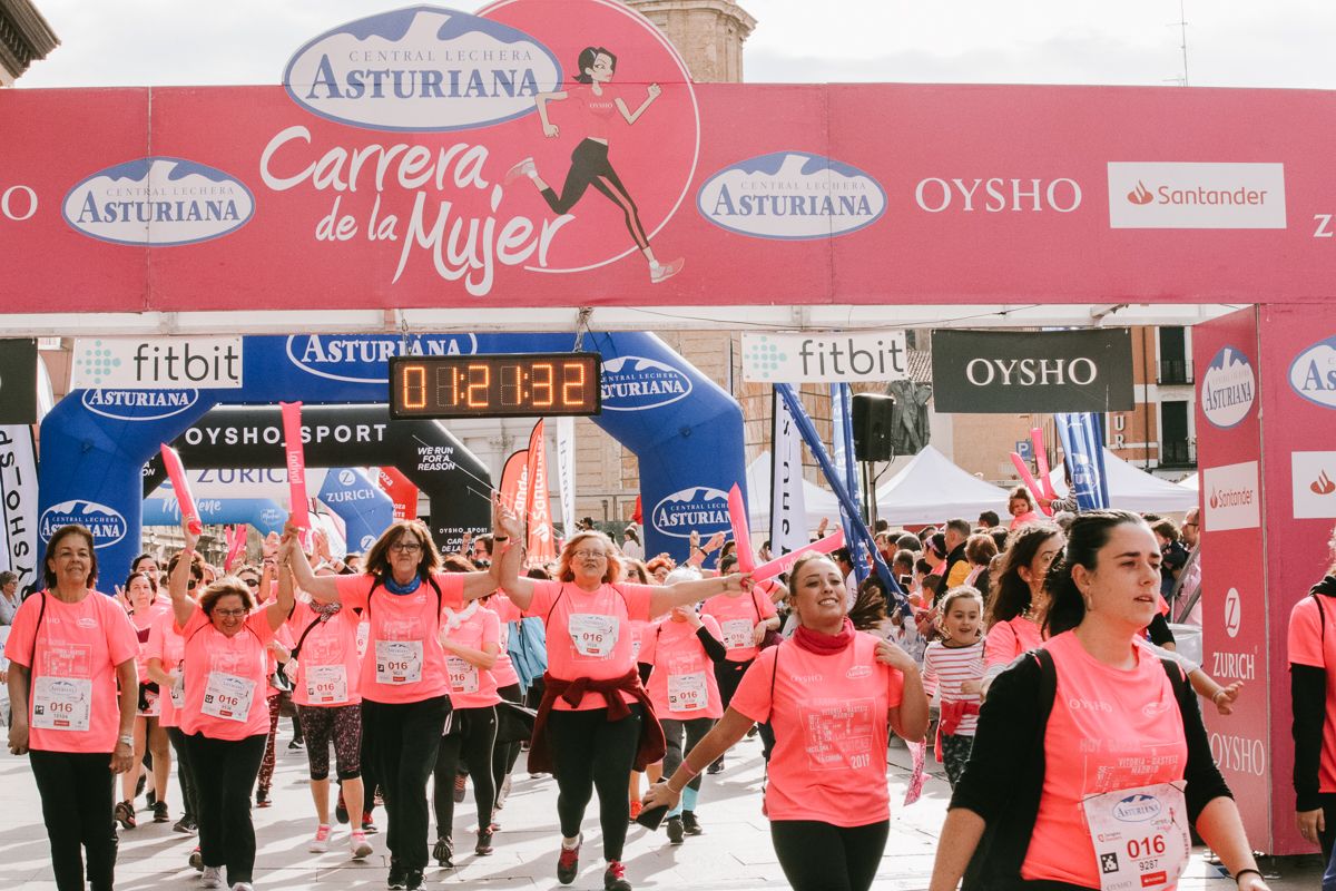 Llegada de la Carrera de la Mujer de Zaragoza (GALERÍA 21)