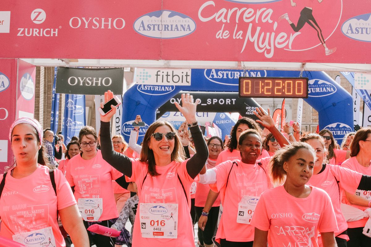 Llegada de la Carrera de la Mujer de Zaragoza (GALERÍA 21)