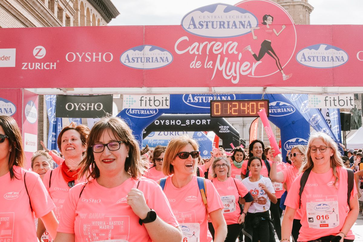 Llegada de la Carrera de la Mujer de Zaragoza (GALERÍA 22)