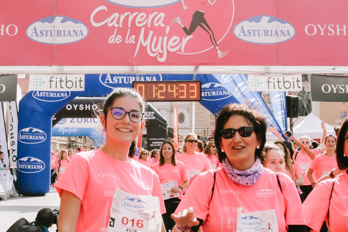Llegada de la Carrera de la Mujer de Zaragoza (GALERÍA 23)