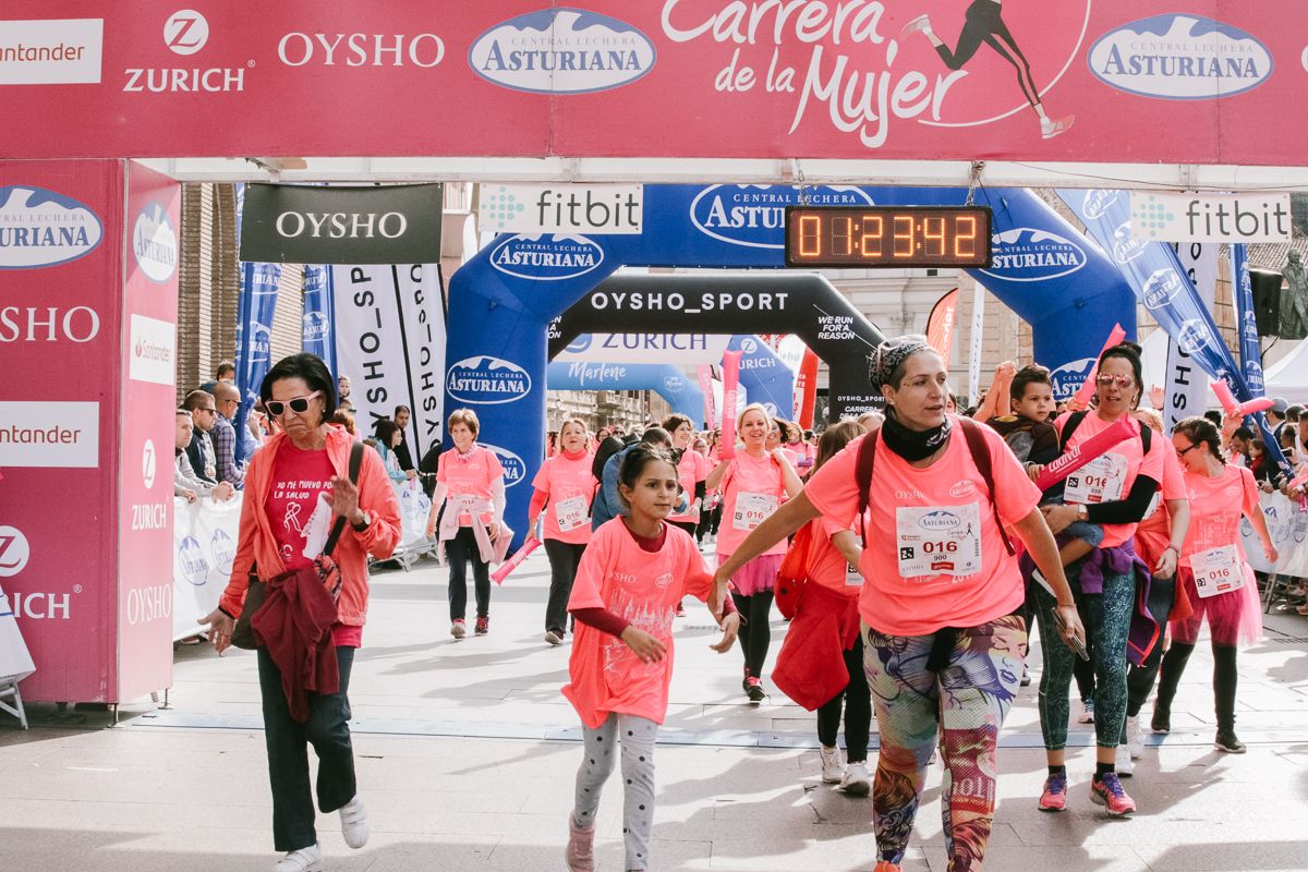 Llegada de la Carrera de la Mujer de Zaragoza (GALERÍA 22)
