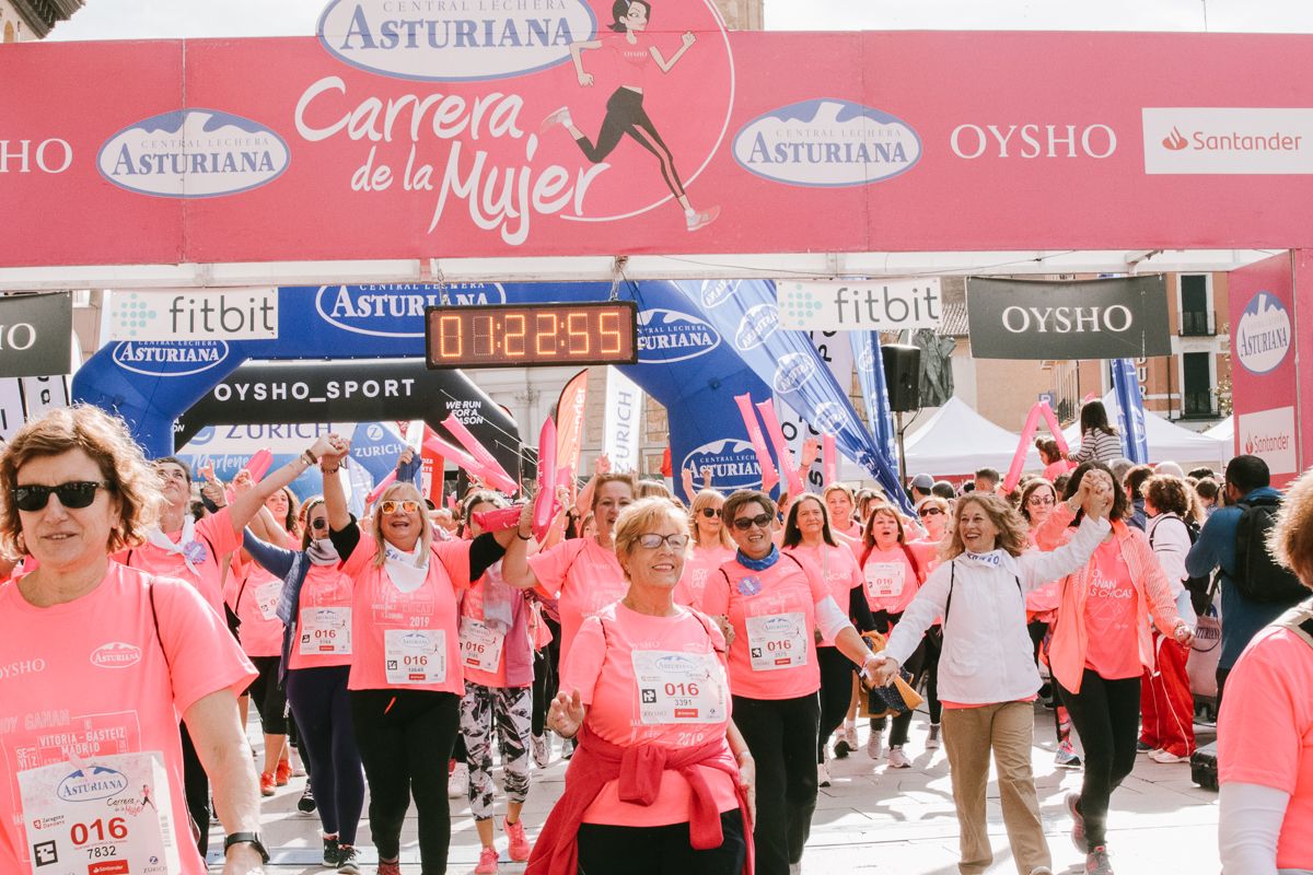Llegada de la Carrera de la Mujer de Zaragoza (GALERÍA 22)