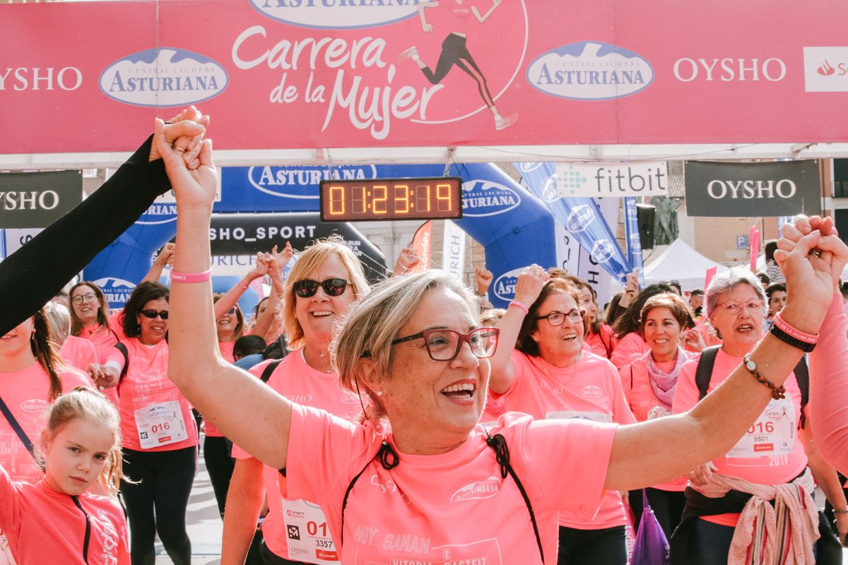 Llegada de la Carrera de la Mujer de Zaragoza (GALERÍA 22)
