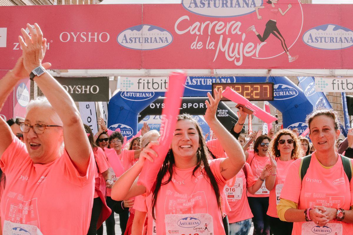 Llegada de la Carrera de la Mujer de Zaragoza (GALERÍA 21)