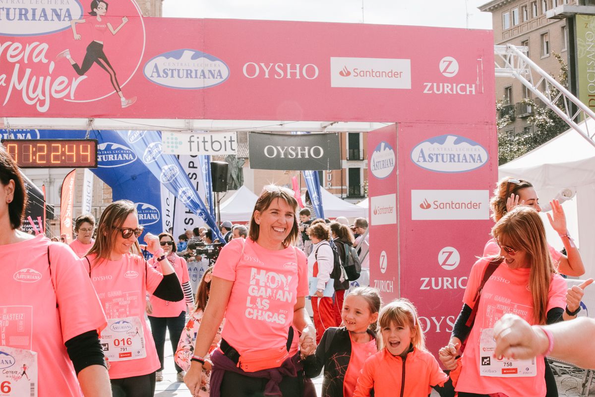 Llegada de la Carrera de la Mujer de Zaragoza (GALERÍA 21)
