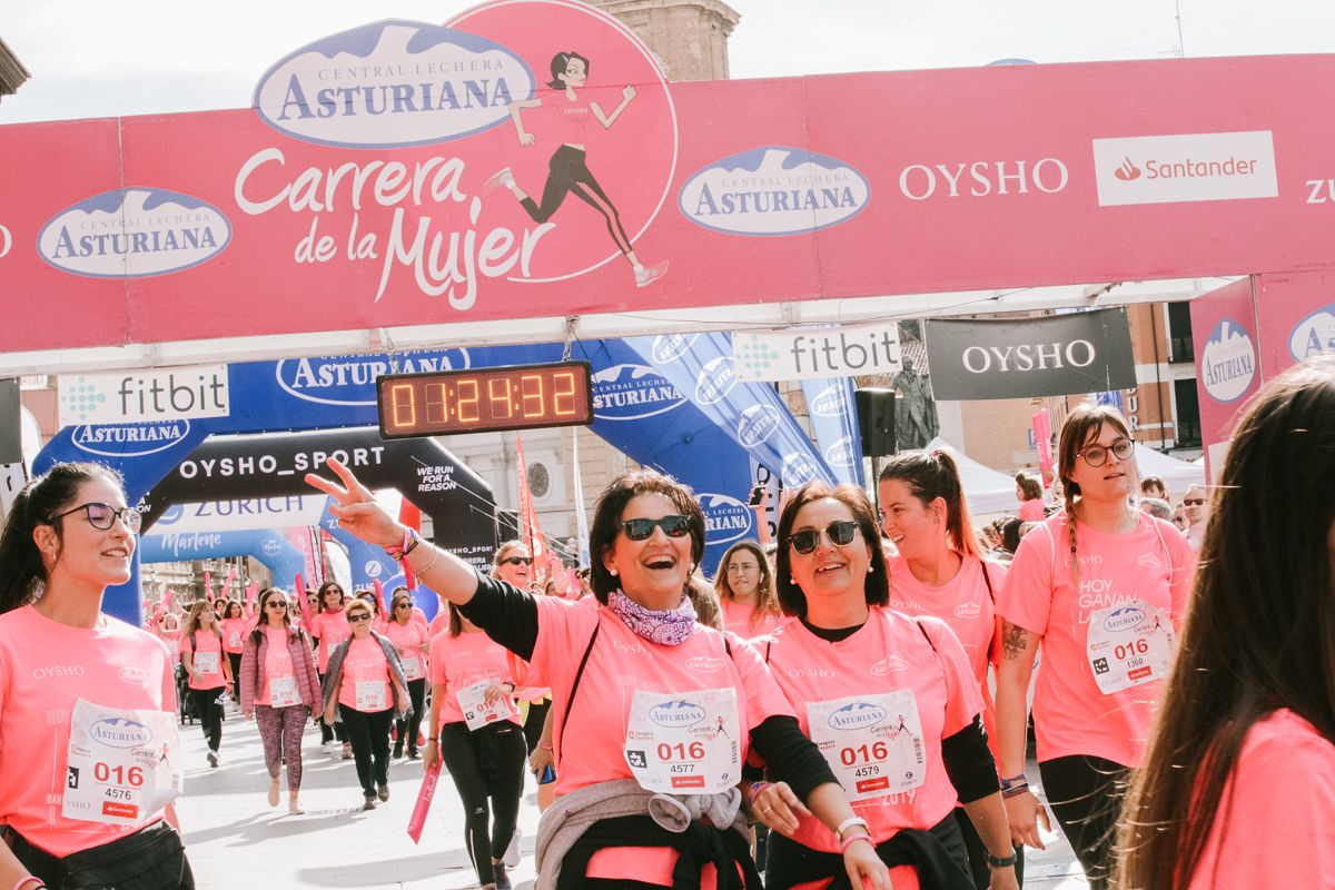 Llegada de la Carrera de la Mujer de Zaragoza (GALERÍA 23)