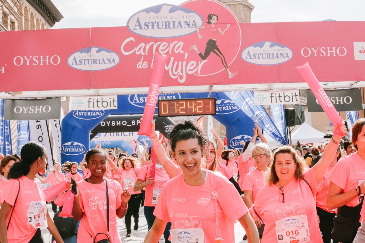 Llegada de la Carrera de la Mujer de Zaragoza (GALERÍA 22)