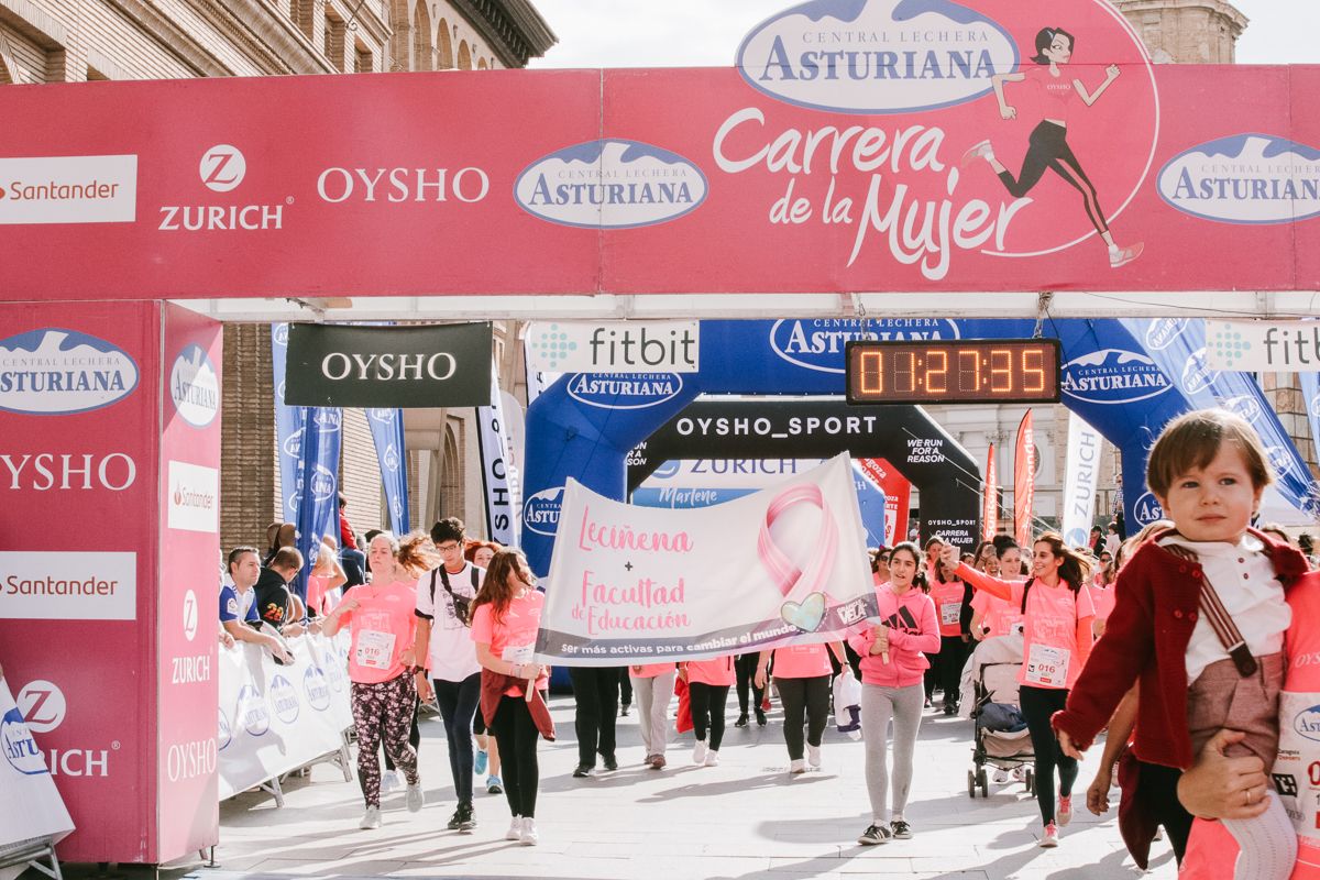 Llegada de la Carrera de la Mujer de Zaragoza (GALERÍA 24)