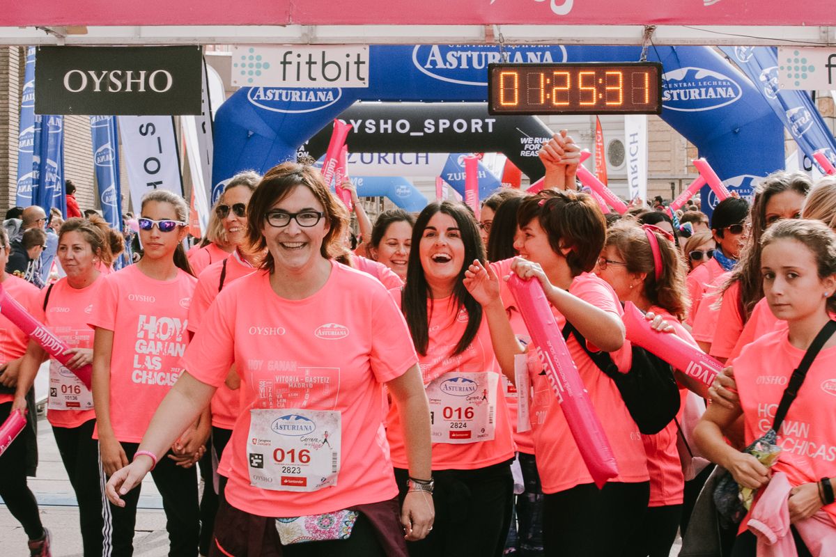 Llegada de la Carrera de la Mujer de Zaragoza (GALERÍA 23)