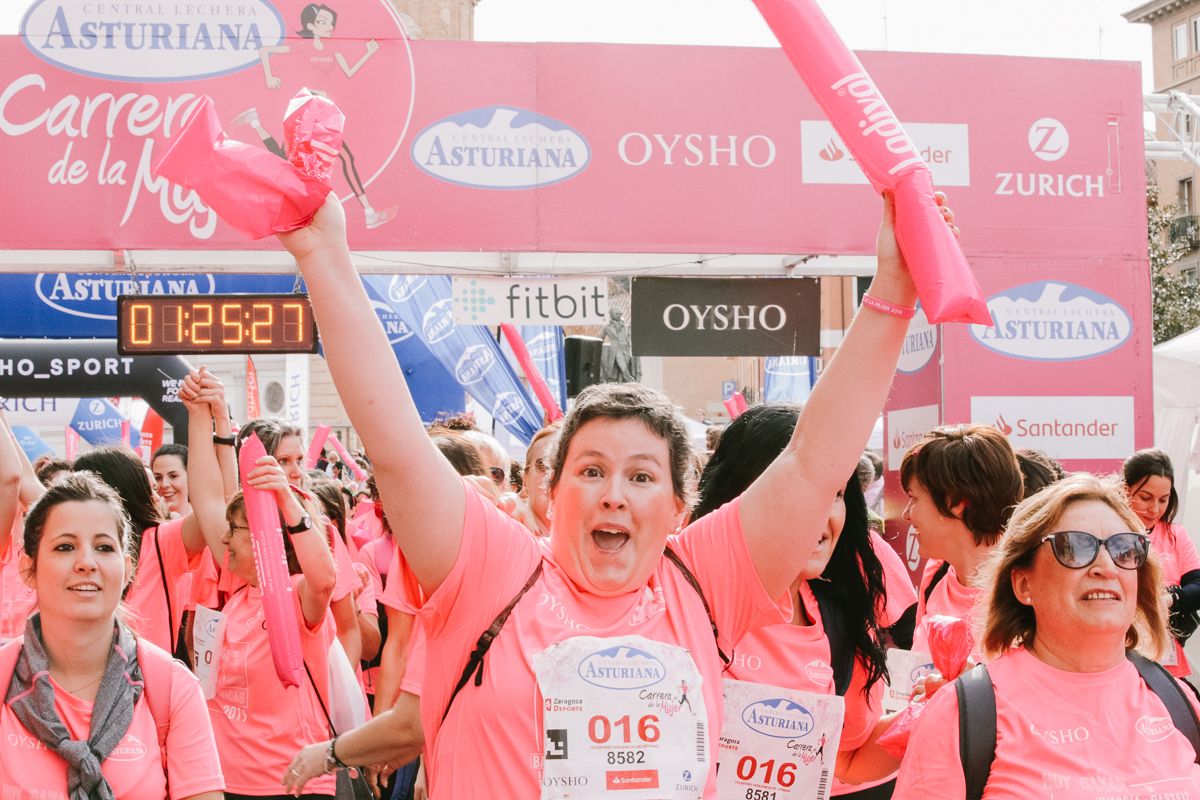 Llegada de la Carrera de la Mujer de Zaragoza (GALERÍA 23)