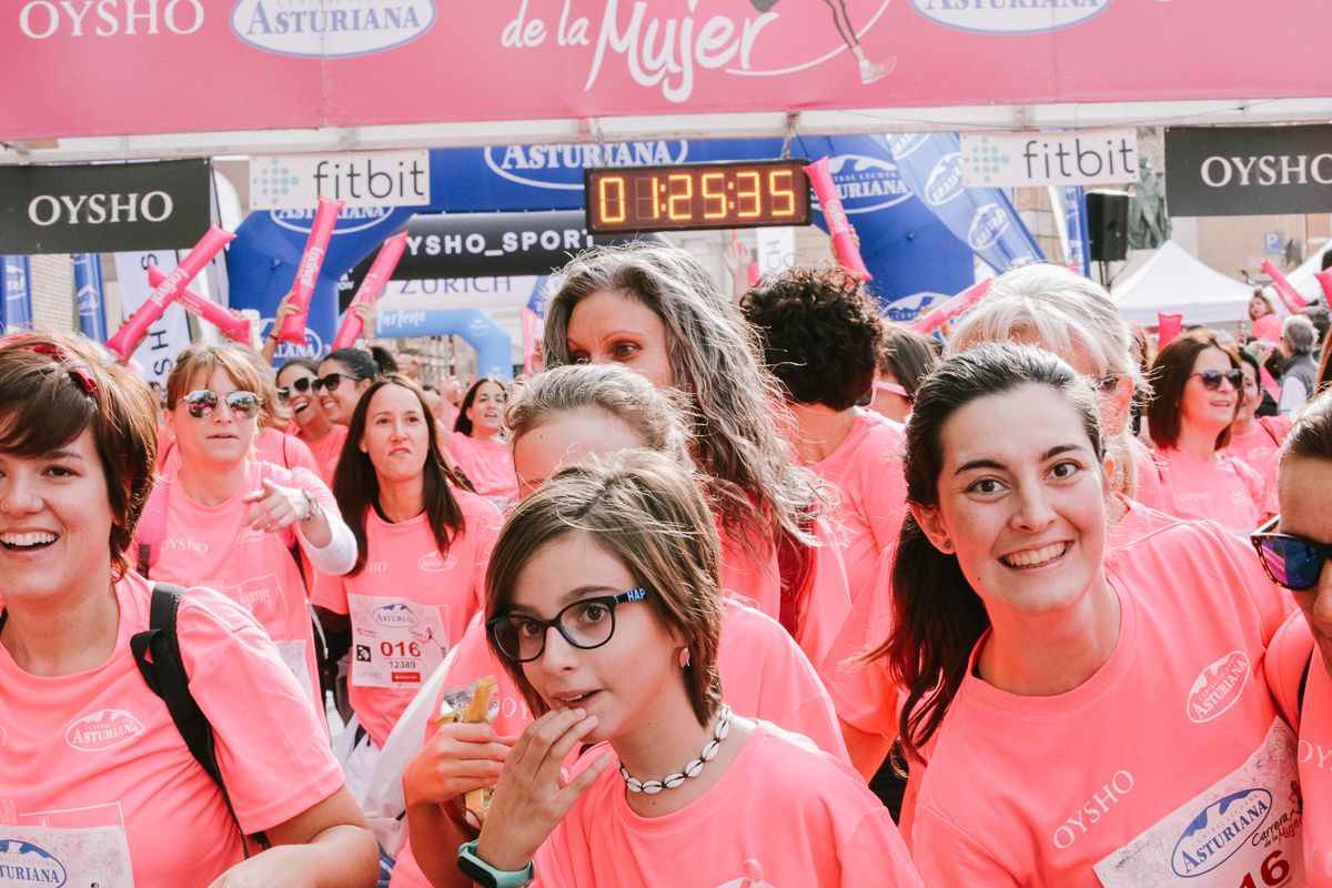 Llegada de la Carrera de la Mujer de Zaragoza (GALERÍA 23)
