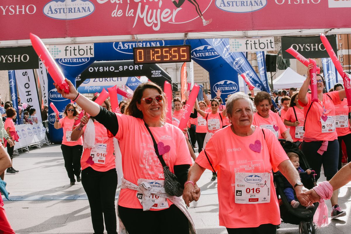 Llegada de la Carrera de la Mujer de Zaragoza (GALERÍA 23)