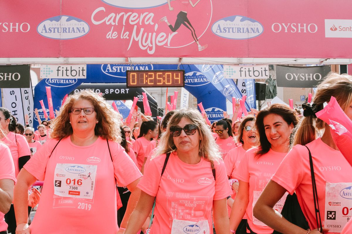 Llegada de la Carrera de la Mujer de Zaragoza (GALERÍA 23)