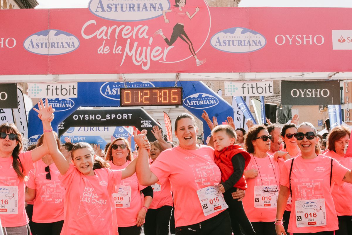 Llegada de la Carrera de la Mujer de Zaragoza (GALERÍA 24)